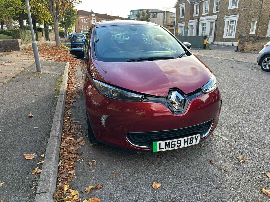 Renault Zoe 2019 40 кВт Правий руль розмитнена в Україні.