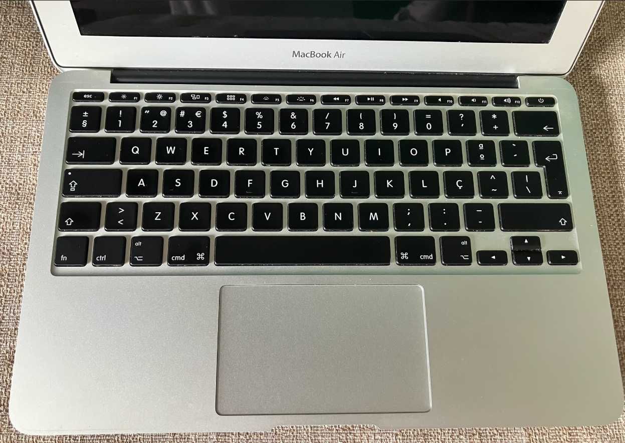 computador portátil Apple MacBook Air 11" 256 GB 2015 excelente estado