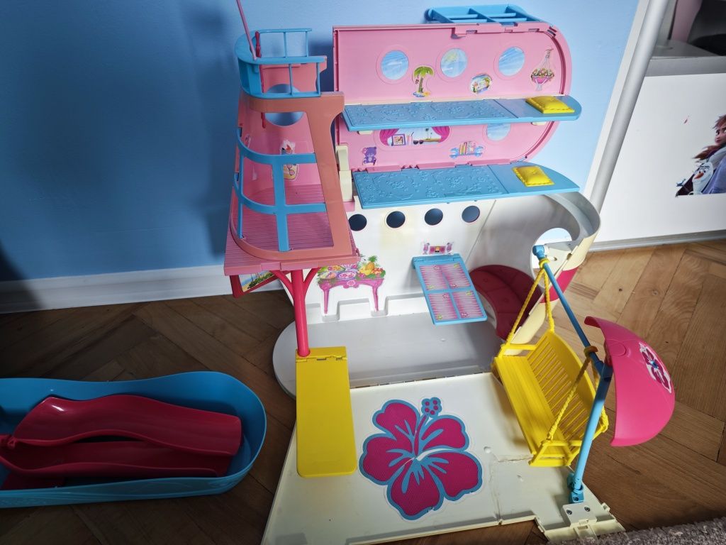 Statek Barbie Mattel zjeżdżalnie basen.