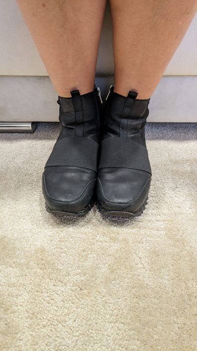 Botas de senhora preta rasas.