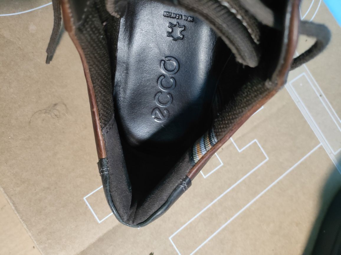 Кожаные кроссовки ECCO / Фірмові кеди від ЄКО