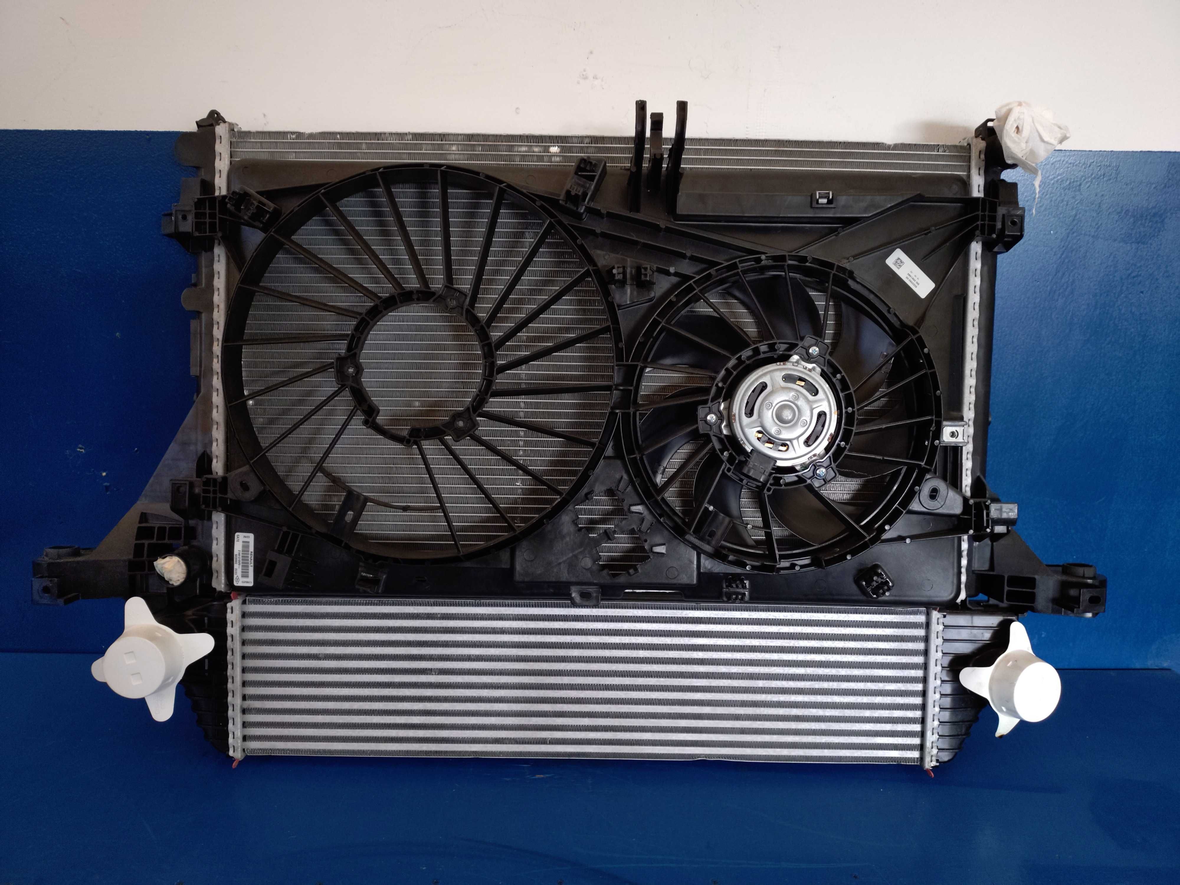Renault Master IV nowy model 2020 zestaw chłodnic wody intercooler