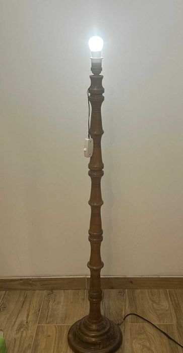 Lampka podłogowa drewno toczone dekoracyjne  PRL wy 115 cm