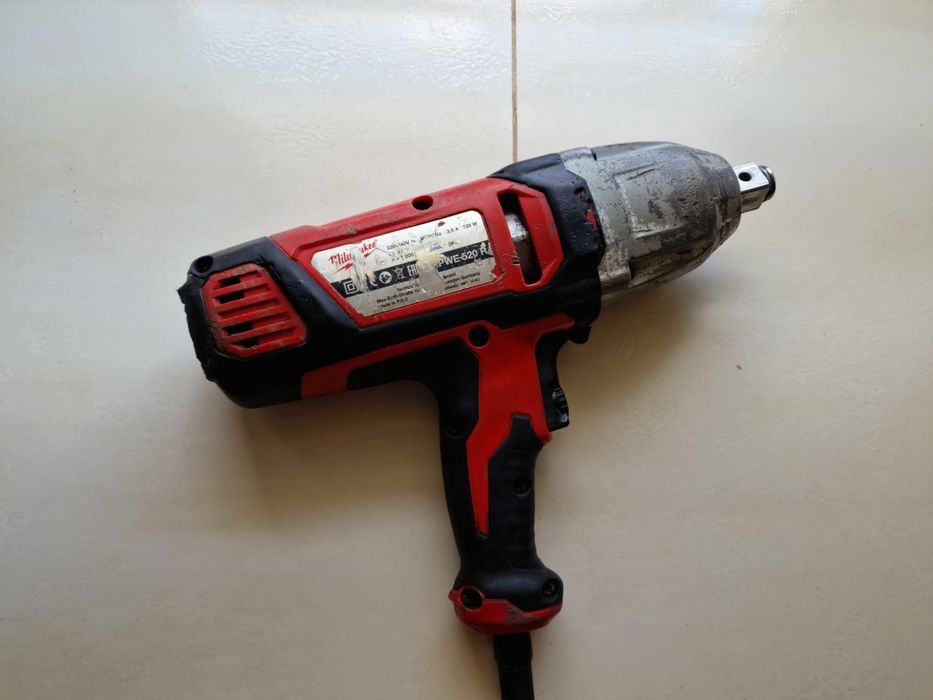 Sprzedam klucz udarowy 3/4 Milwaukee IPWE520R 725 W