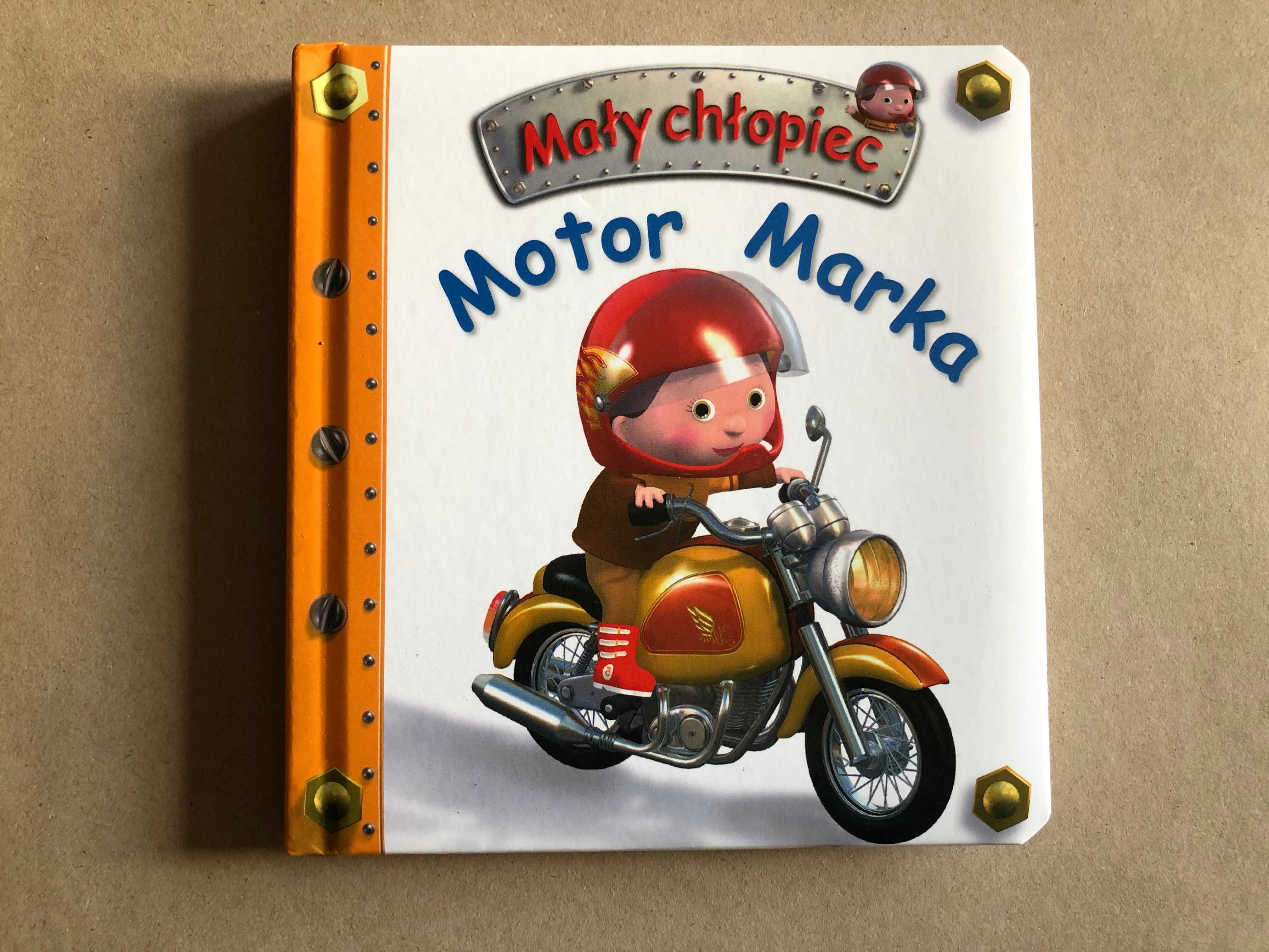 Mały chłopiec - motor Marka