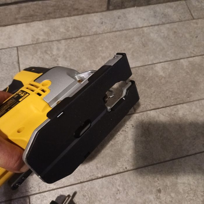 Електролобзик Dewalt DW 349