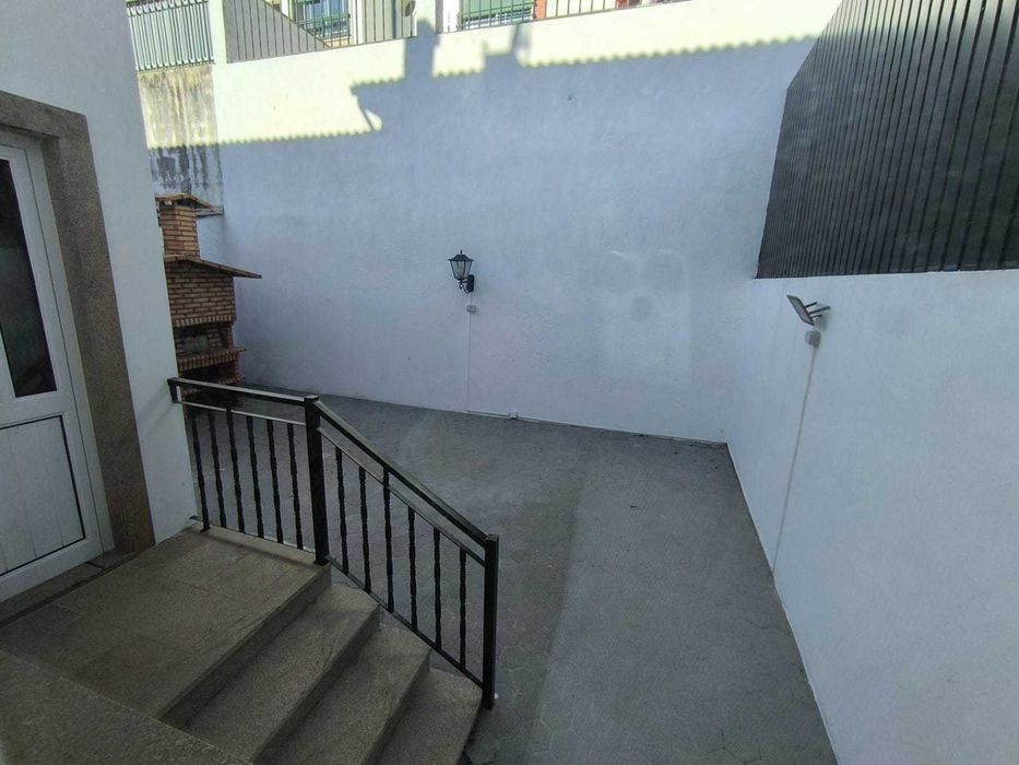 Moradia em Banda T5 a 5 min de Viseu