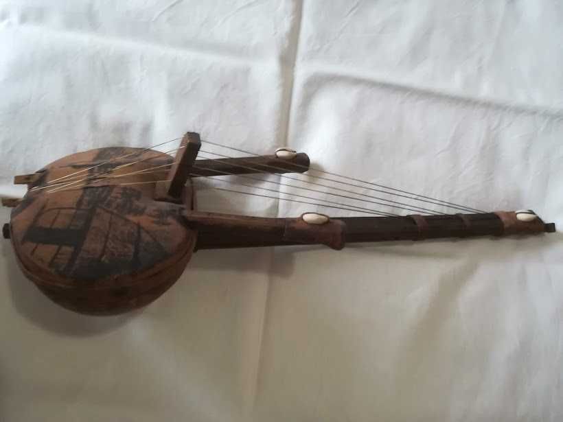 instrumento de cordas decorativo