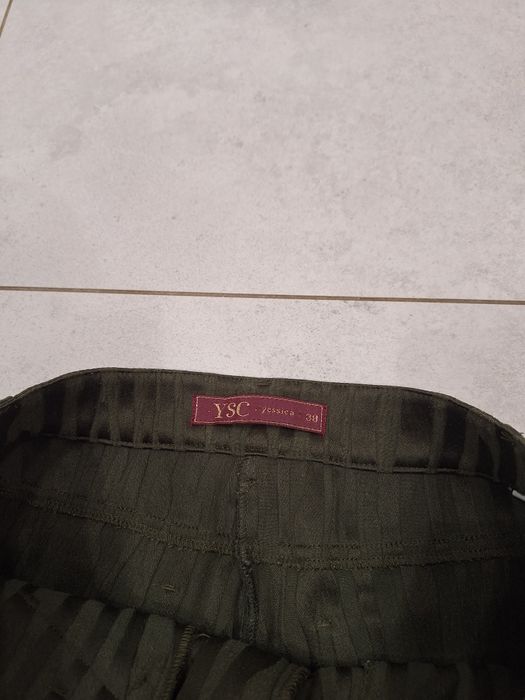 Spodnie dzwony Jessica C&A