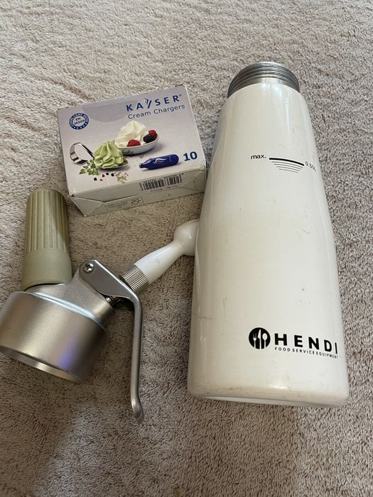 Вічний сифон  Hendi 0,5 л з балонами