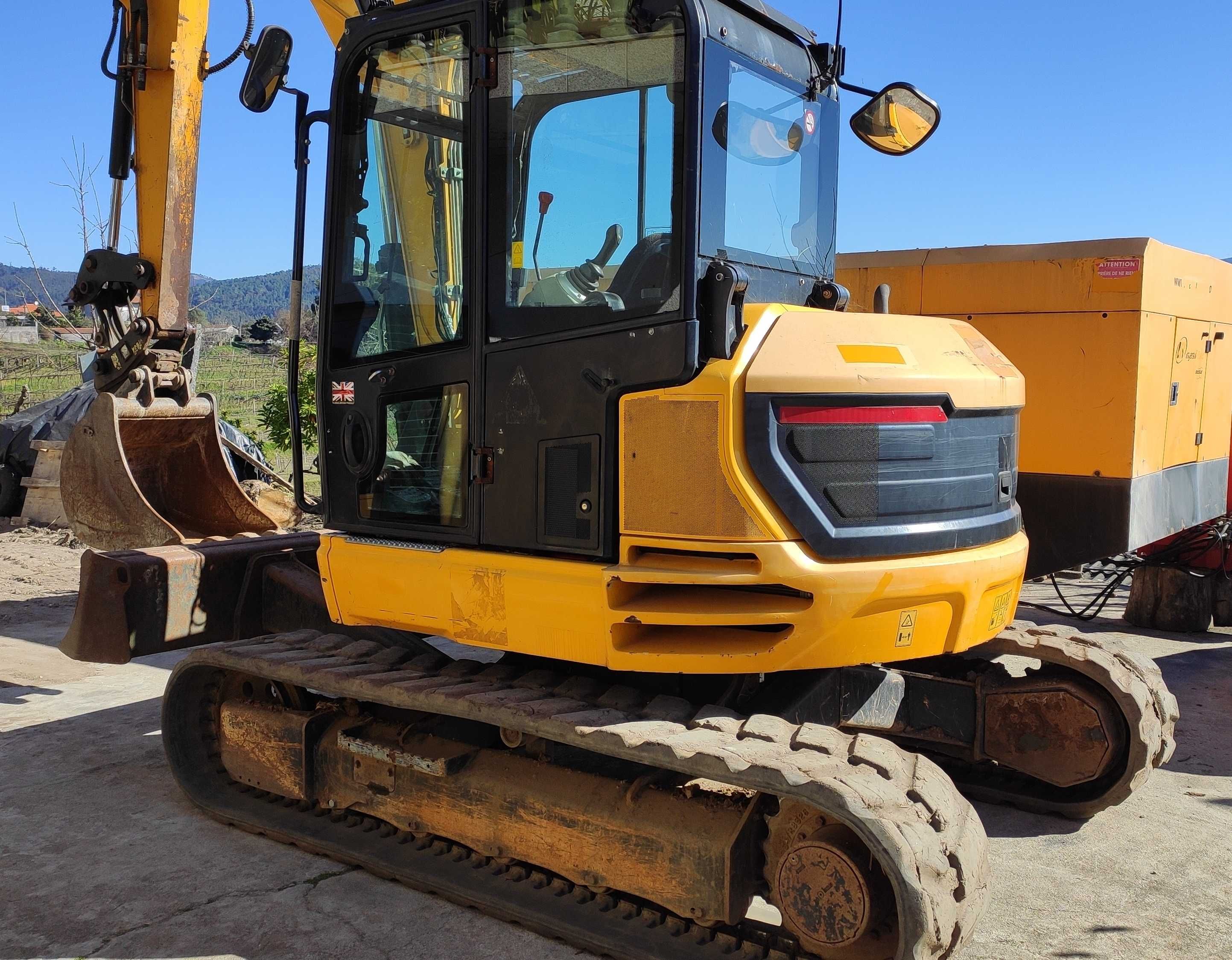 ALUGUER Mini Giratoria JCB 8,5 Ton . Yanmar Vio, Volvo, Kubota, CAT