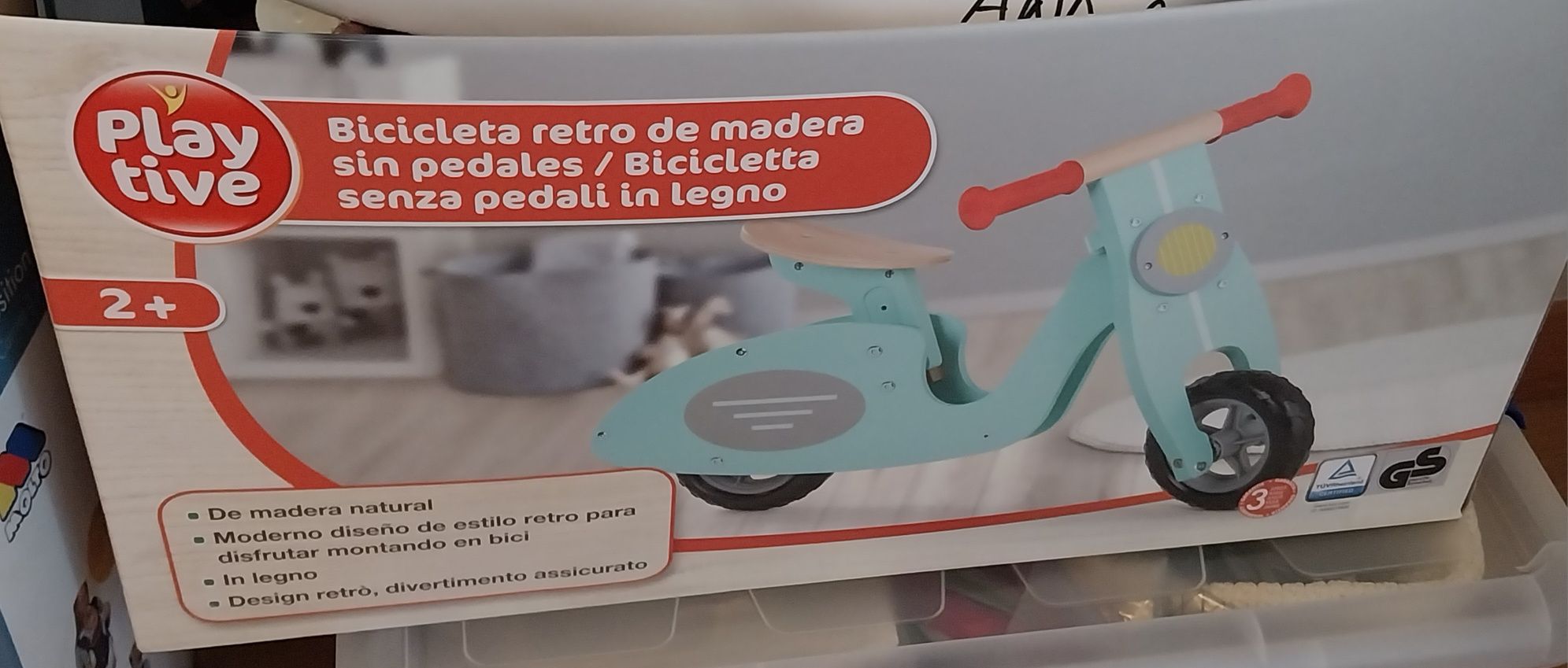 Bicicleta de madeira sem pedais