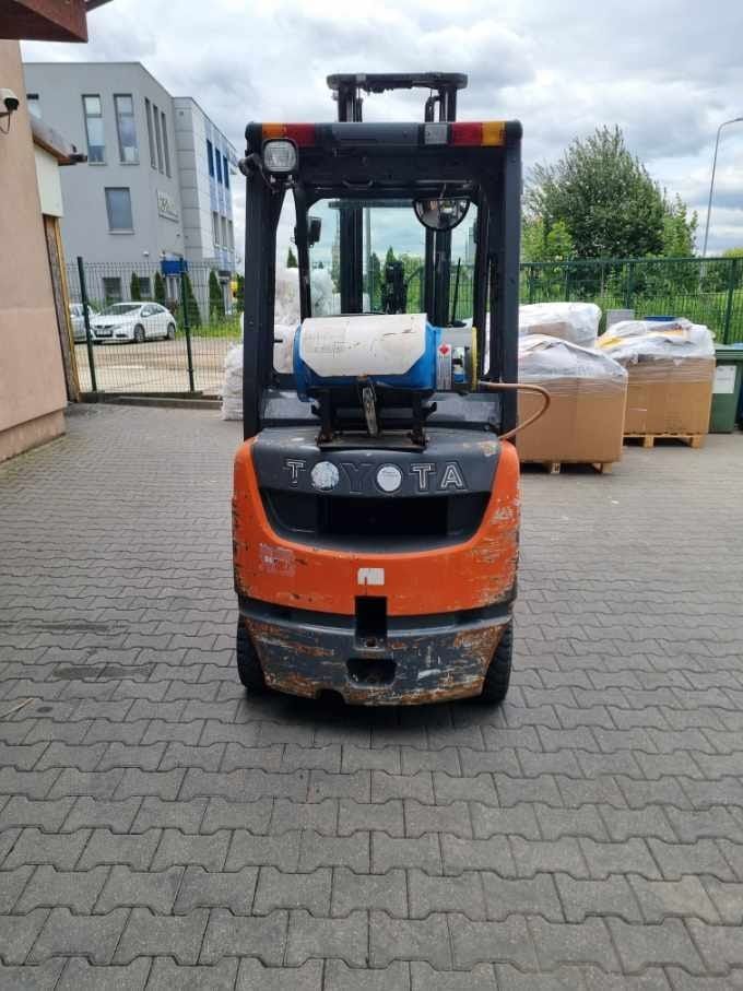 Wózek widłowy ztoyota 8fgf18 krajowy udt