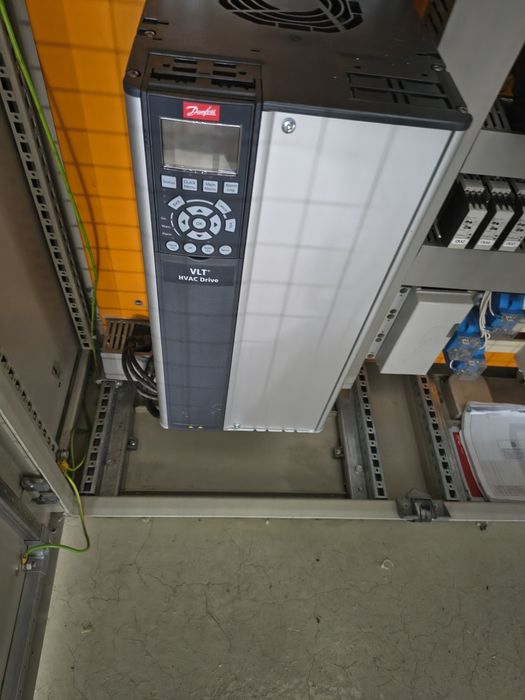 Napędy Falowniki Inventor Danfoss VLT HVAC Drive FC-102 – 30 kW