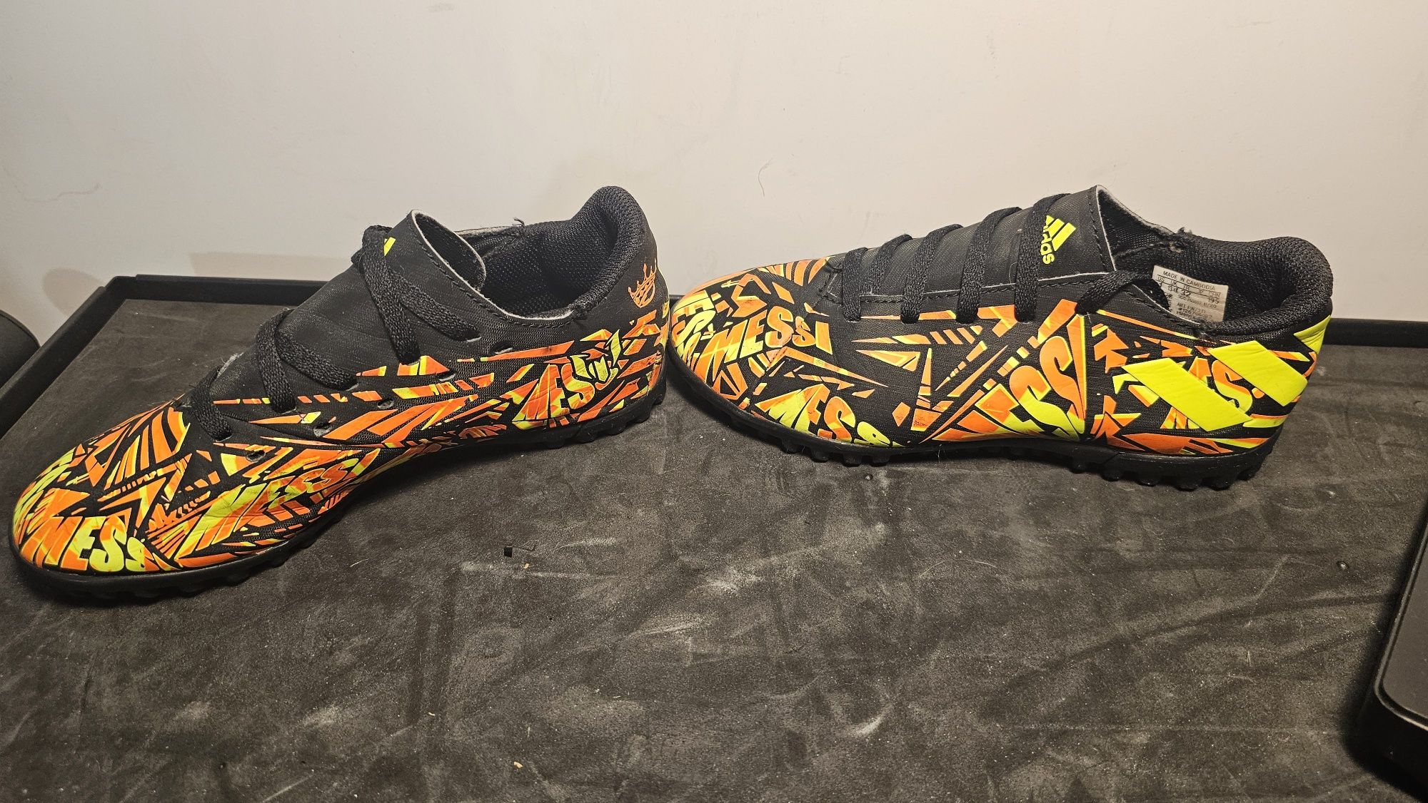 Buty piłkarskie turfy Adidas rozmiar 32