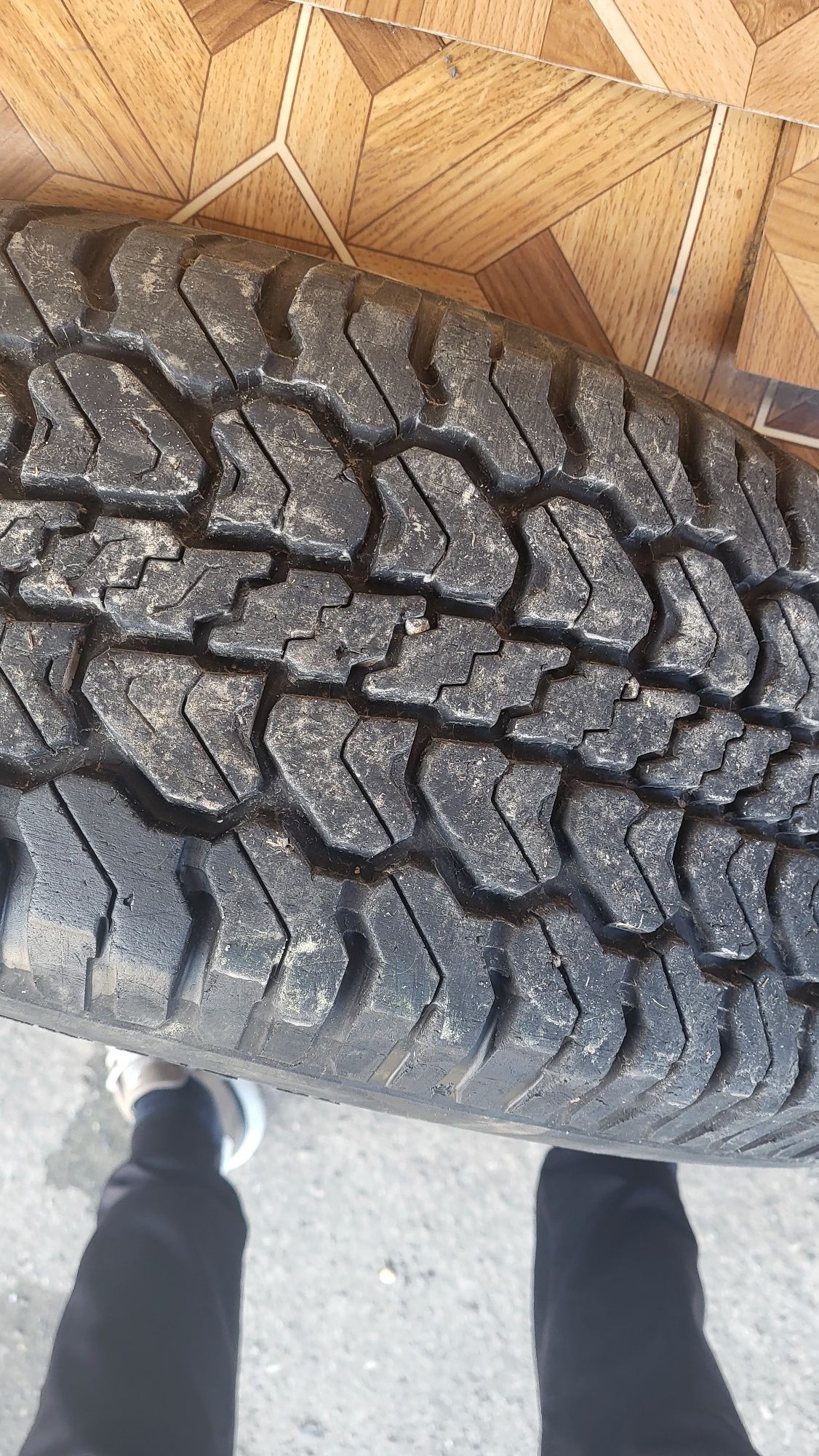 Продаю 4 колеса у зборі 235/75 R15 фірма Micnelin