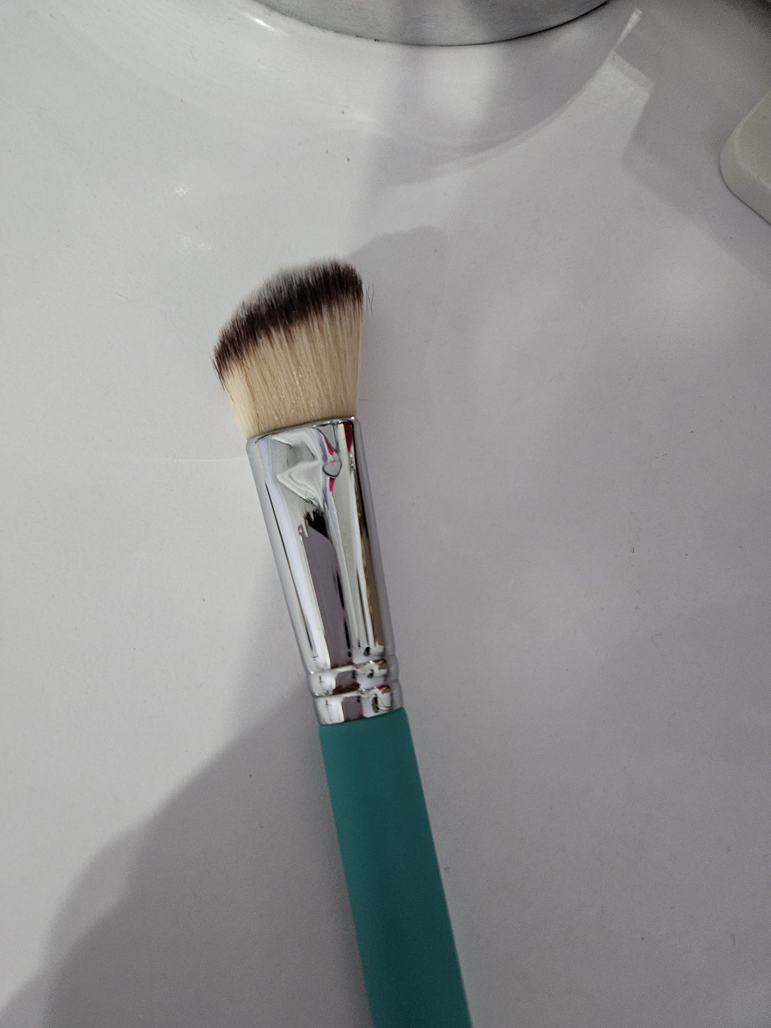 Hulu P20/pędzel do konturowania/kolekcja limitowana OMBRE