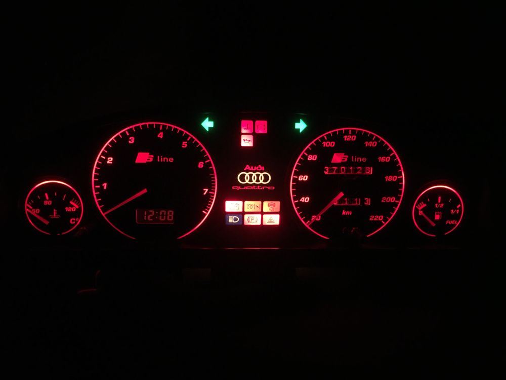 Обслуговування приборних панелей Audi 80/90/100/A4/A6 та інші