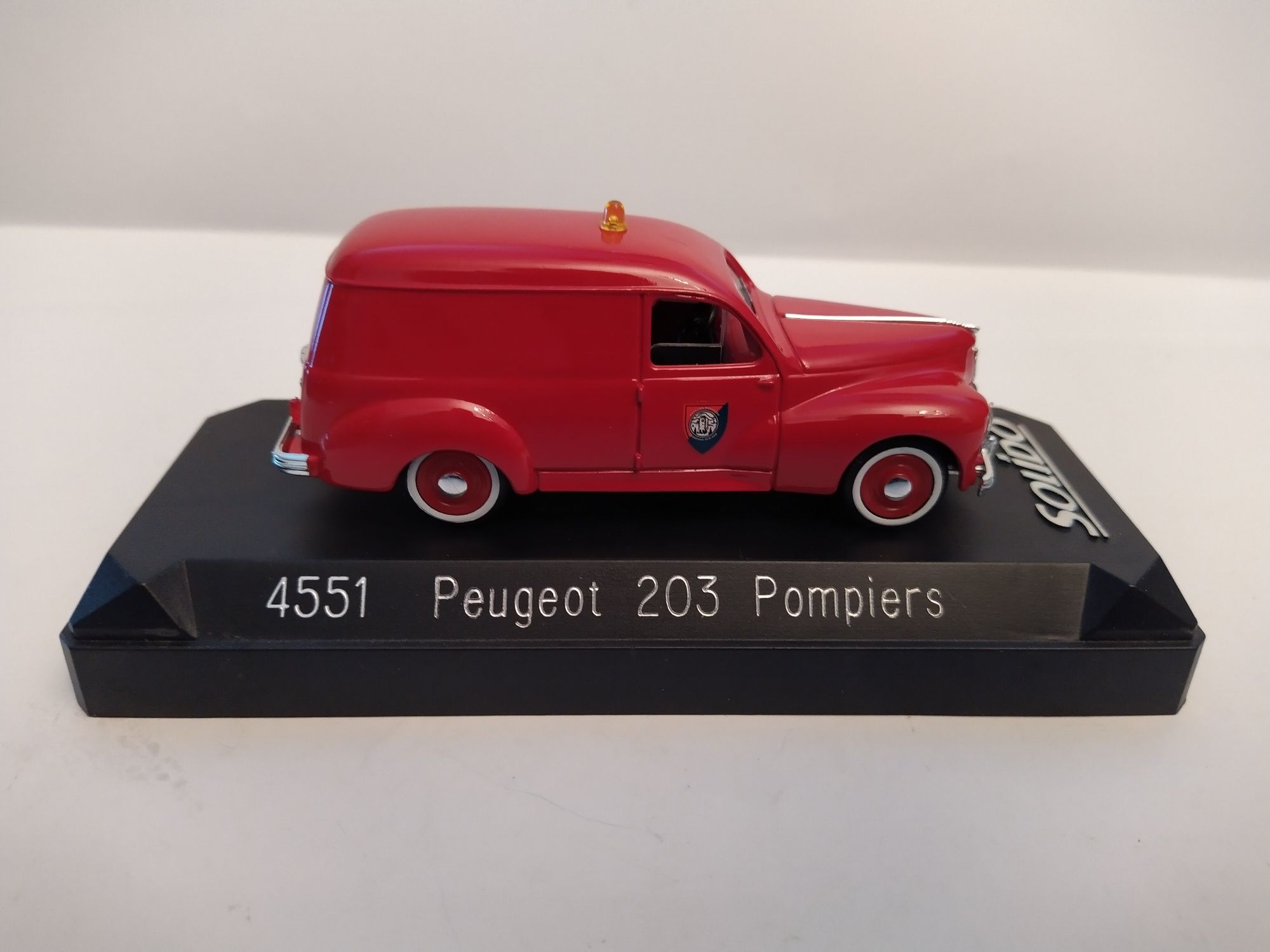 Peugeot 203 Pompiers Solido Skala 1:43