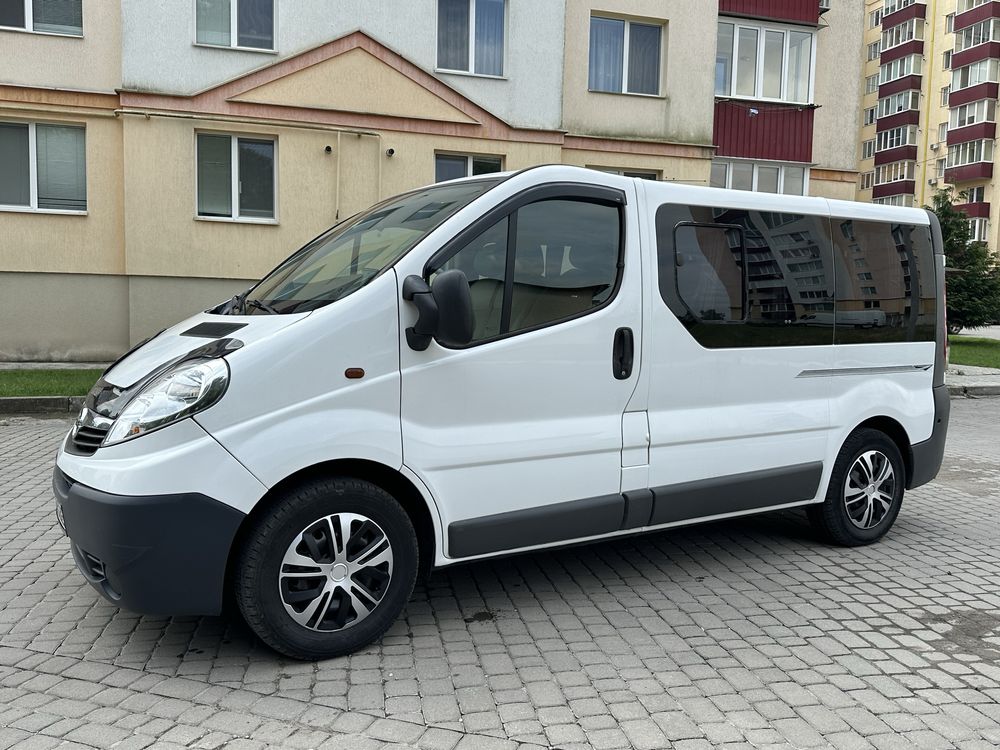 Опель Віваро 2.0TDI