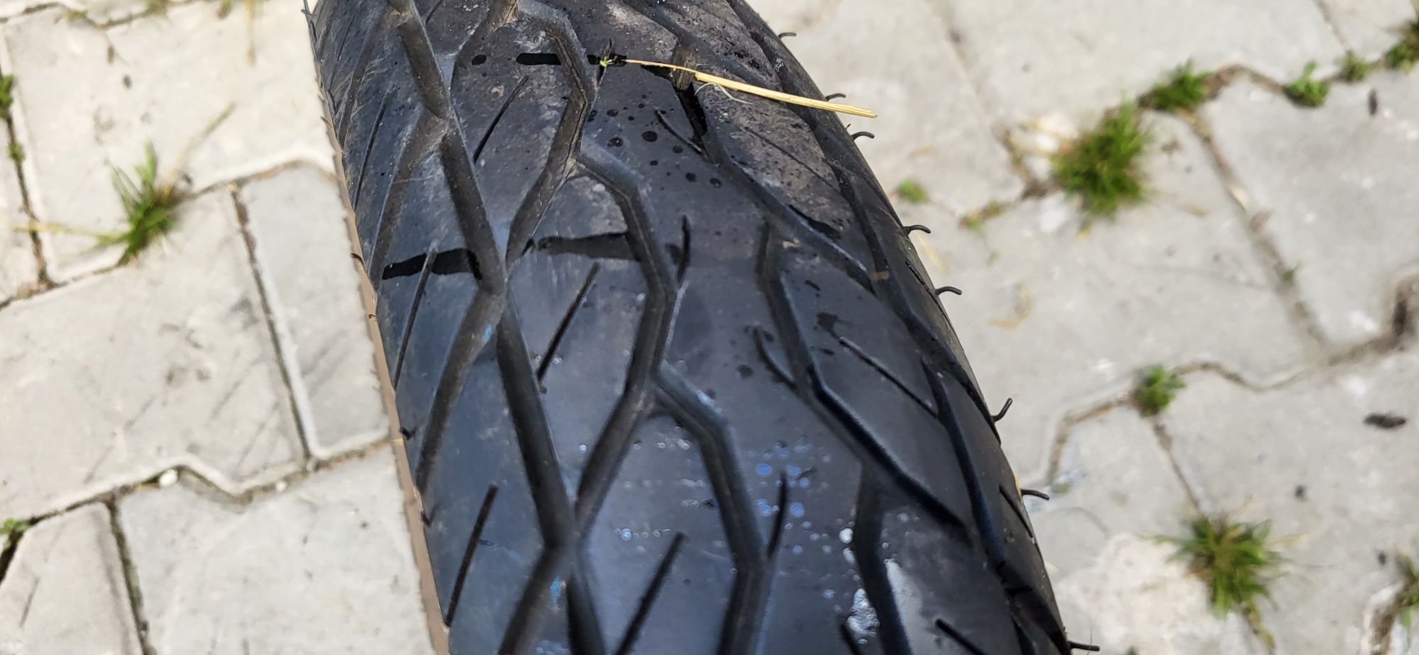 Opona nr b339 kenda 3.50/10 10 z białym pasem do skutera retro