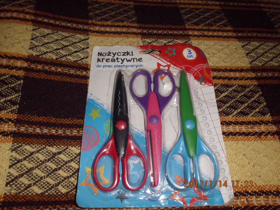 artykuły szko 7 szt piórnik,flet,długopisy zmazywalne.itd...  cena 47