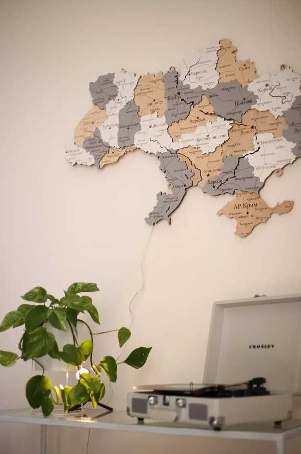 Мапа України з дерев ’яна з підсвіткою