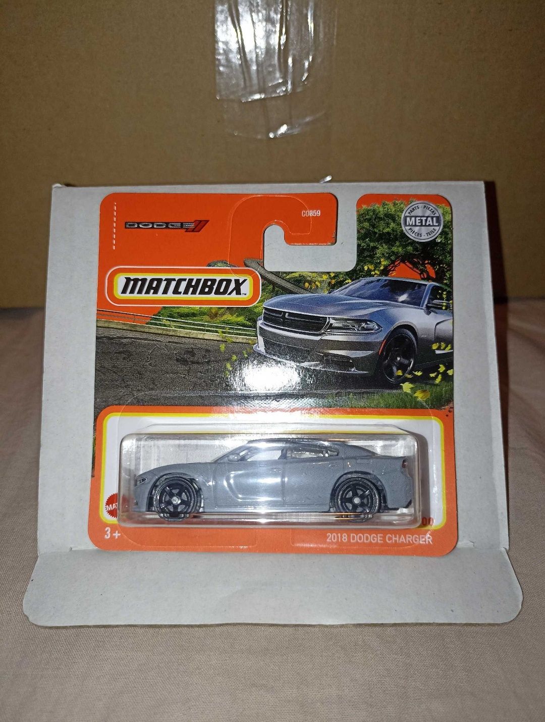 Matchbox 2018 Dodge Charger szary