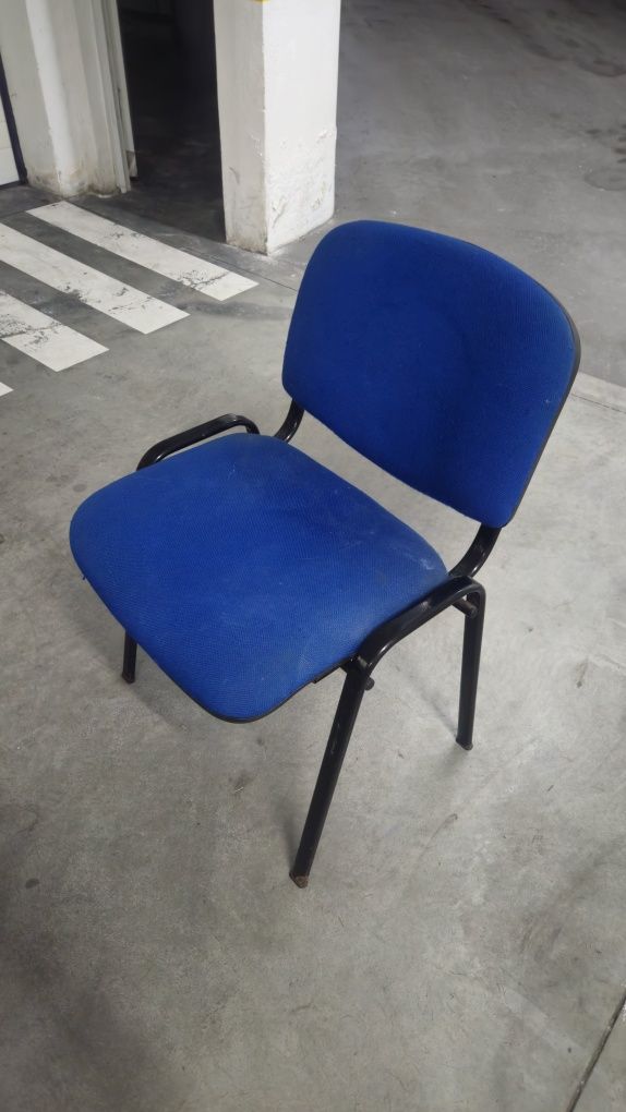 Vendo cadeira azul