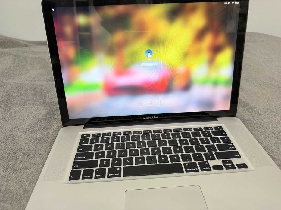 MacBook Pro 15 cali
