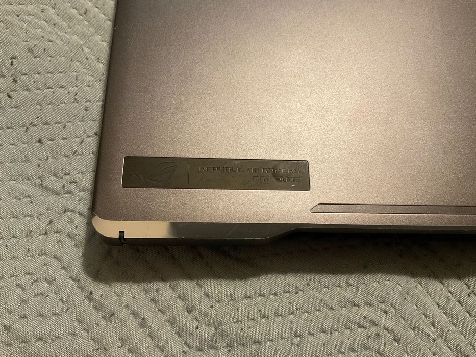 Laptop Asus ROG Zephyrus G15 GA503Q