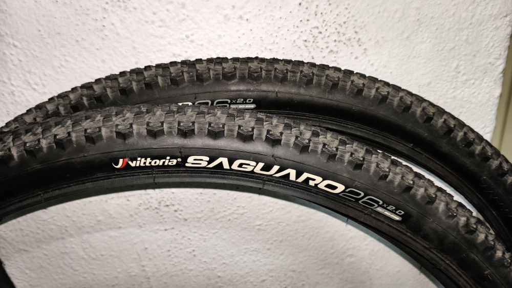 Pneus BTT MTB roda 26 estado novo