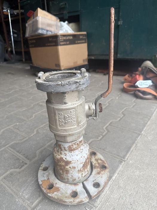 Zawór kulowy mało używany 2. 1/2 cala