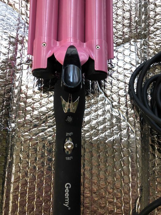 Плойка для волос тройная Geemy 1956 90w