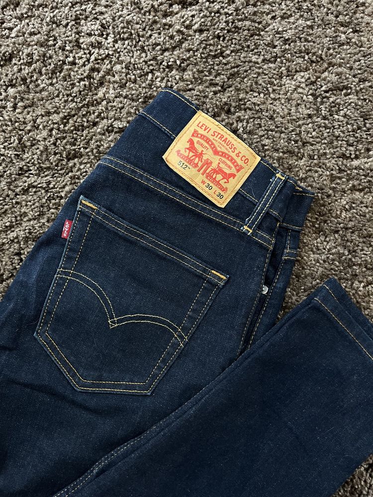 Джинси темно сині Levis slim taper