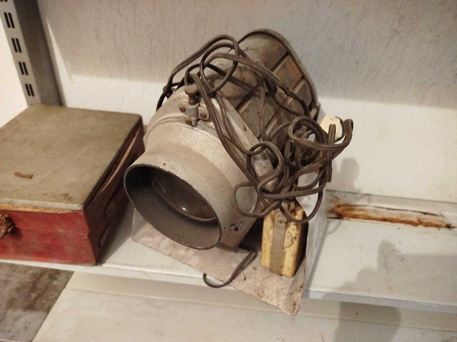 Reflektor sceniczny lampa teatralna PRL lampa kinowa