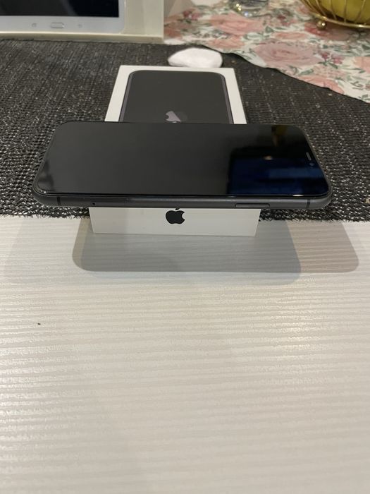 iPhone 11 64GB czarny Stan bardzo dobry