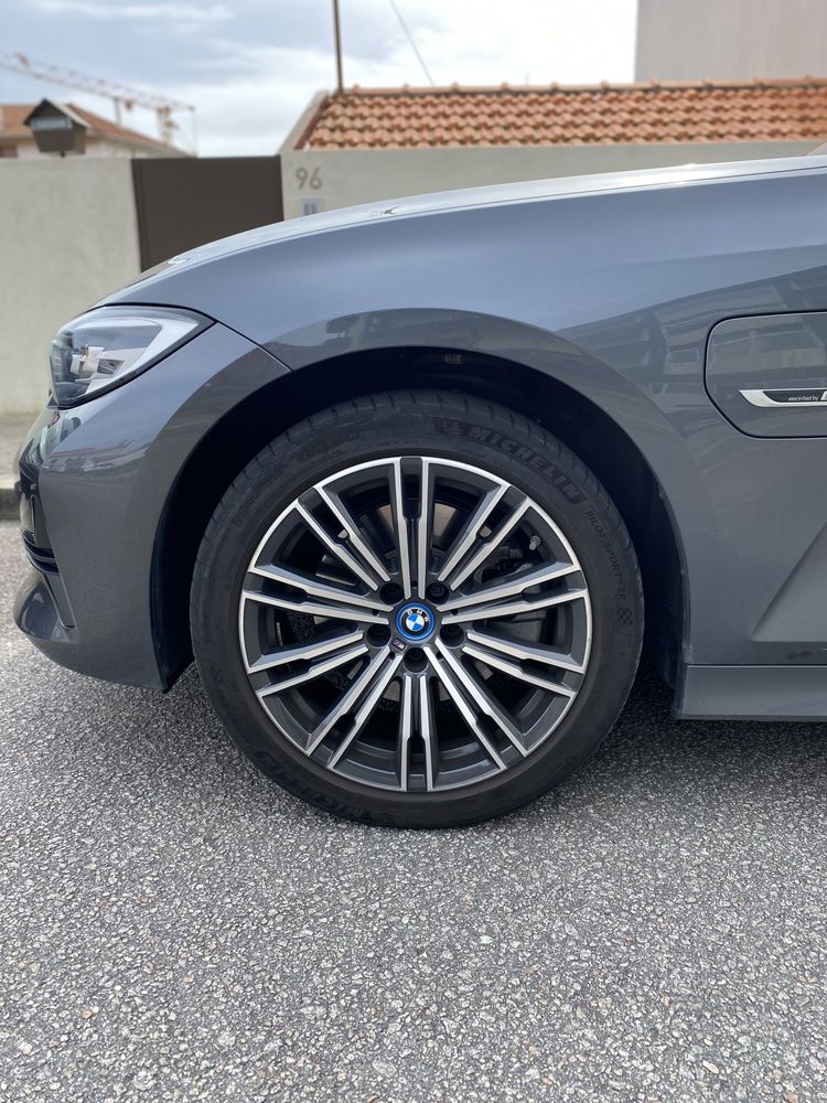 Jantes originais de liga leve BMW M de raios duplos de 18''