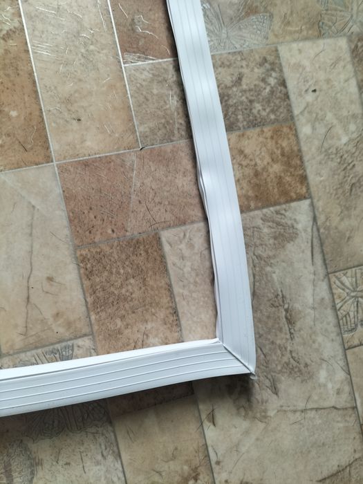 Резина  на морозильну камеру Indesit