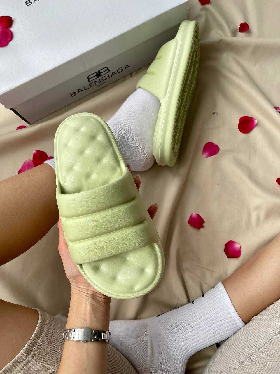 Жіночі шльопанці Balenciaga Puffy Slides ‘Olive’ (36-40 р.)