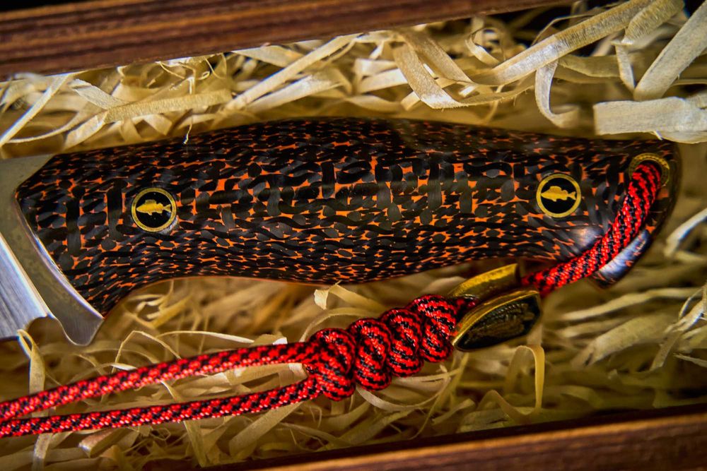 Ніж ручної роботи  із топової американьської сталі CPM MagnaCut