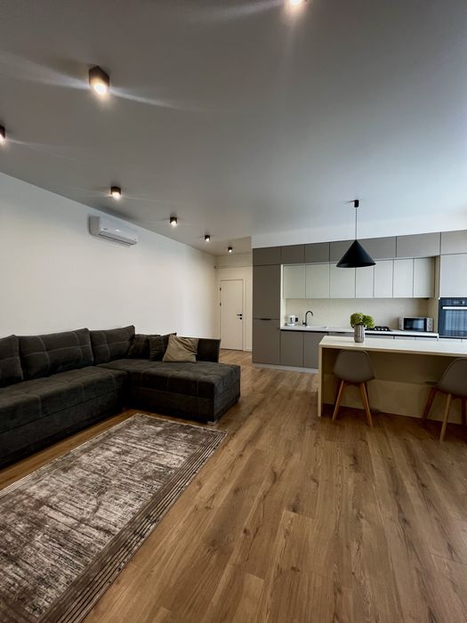 Оренда сиудія + спальня з паркінгом