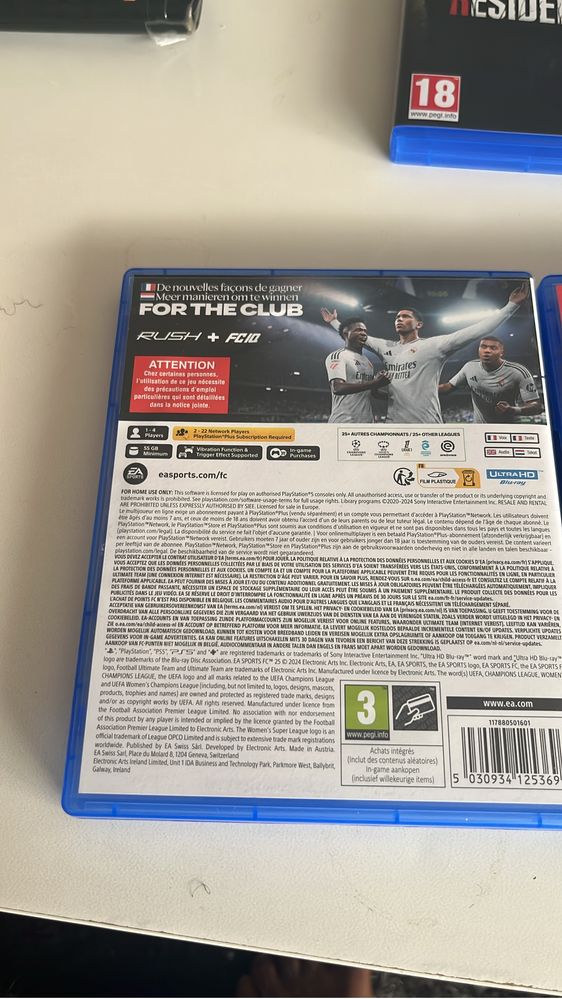 Jogos de PS5 e PS4.
