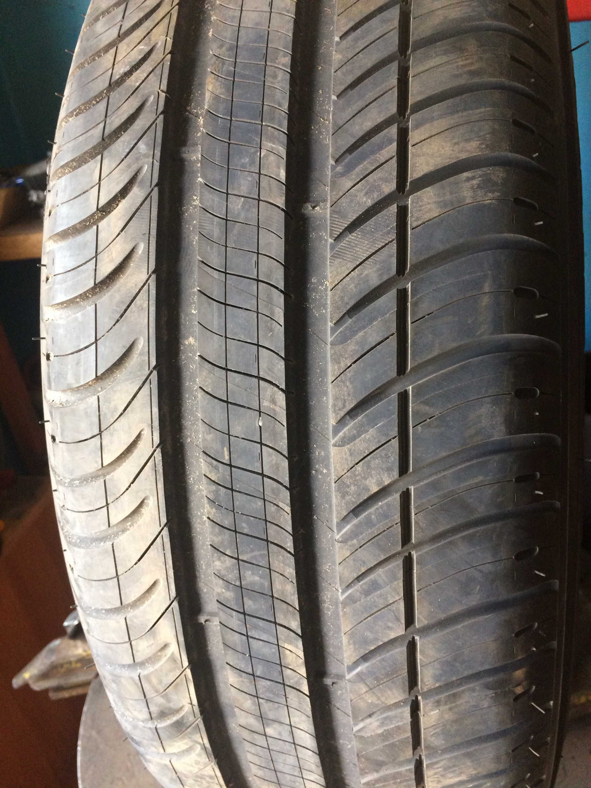 одиночка Michelin Energy 215 60 16 -1шт