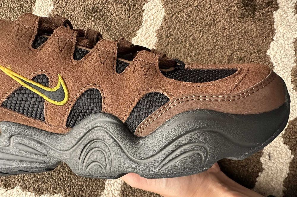 Ténis modelo Nike Tech Hera tamanho 41 castanhos homem sapatilhas