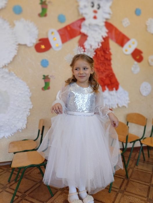 Сукня новорічна дитяча святкова на випуск в садочку або фотосесію наря