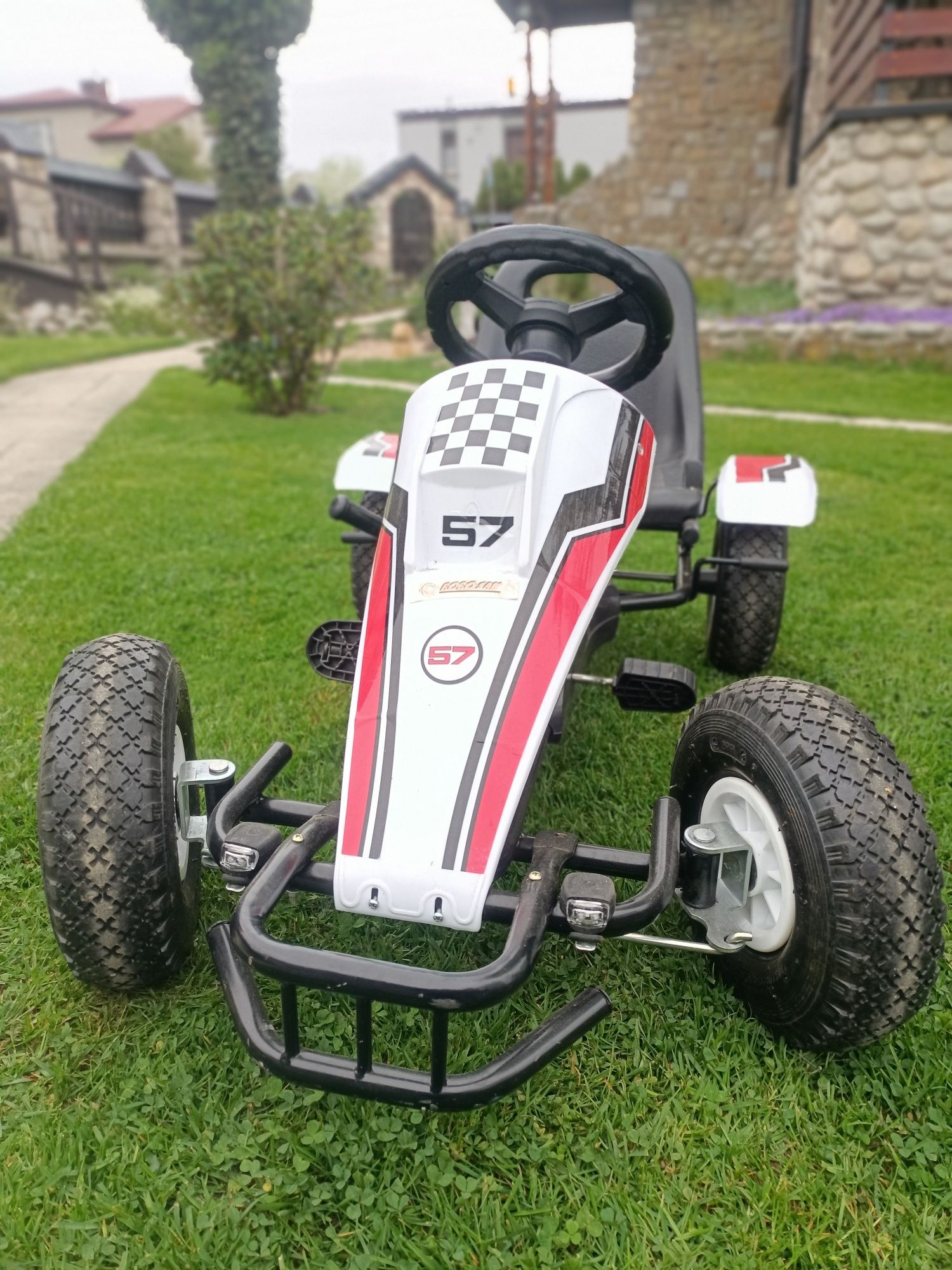 Gokart dziecięcy na pedały