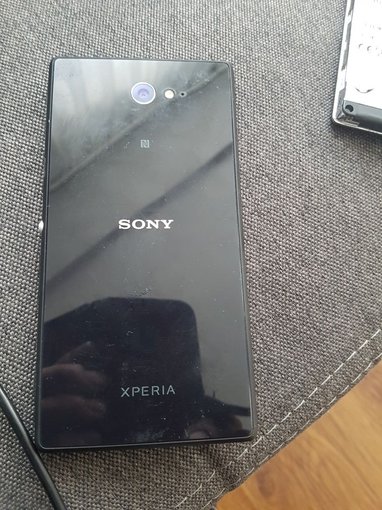 Sony Xperia J. W pełni sprawny bateria dobra. Jak na foto.