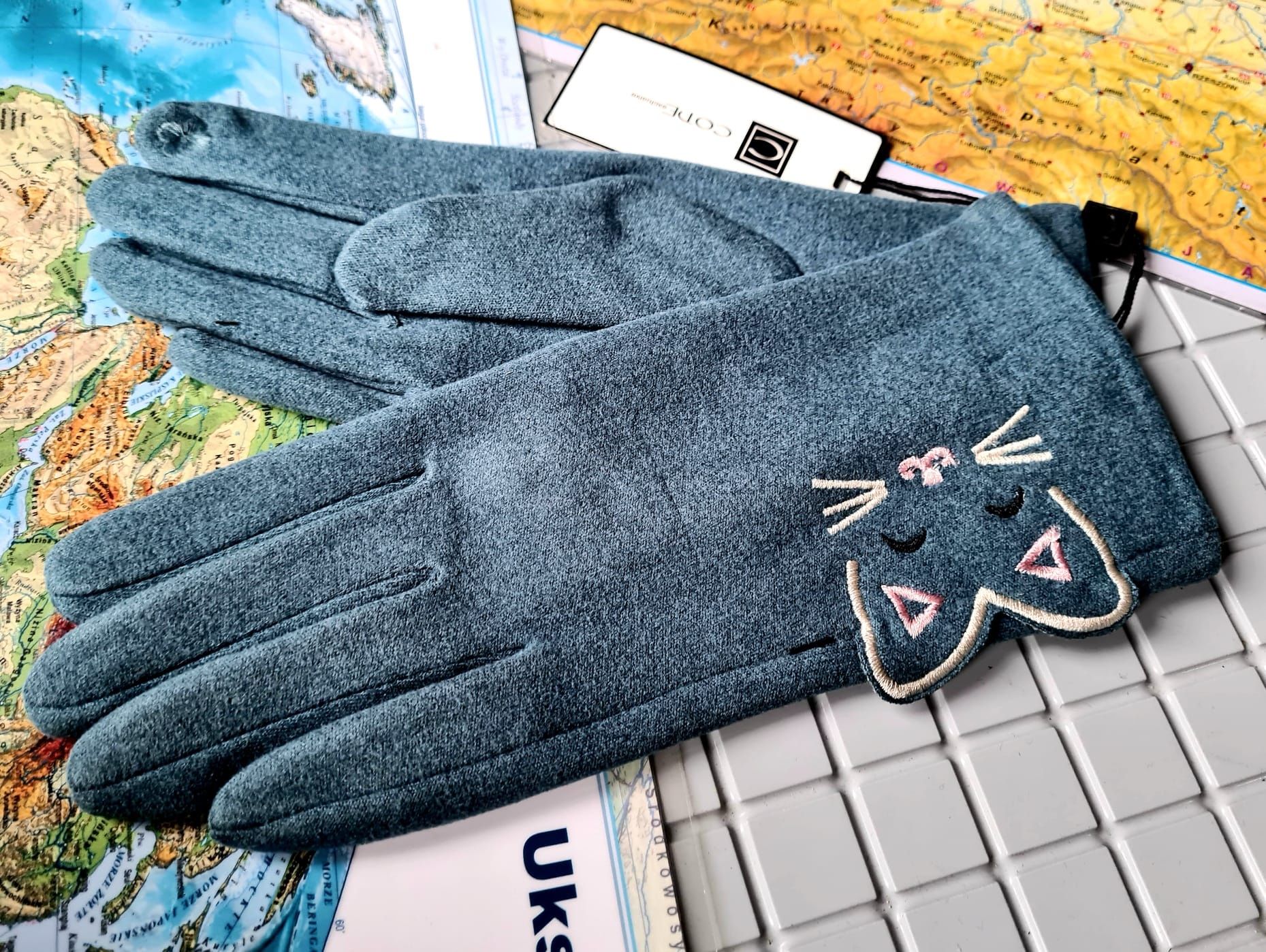 Nowe modne rękawiczki damskie z wzorem Kotki marki Code