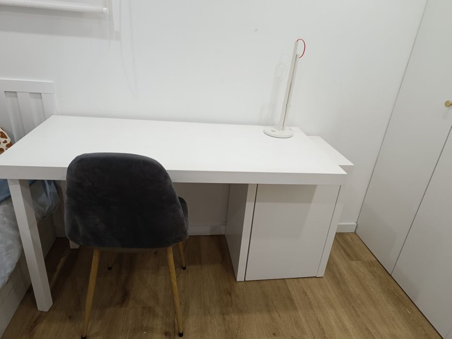 Secretária branca com módulo 130*60